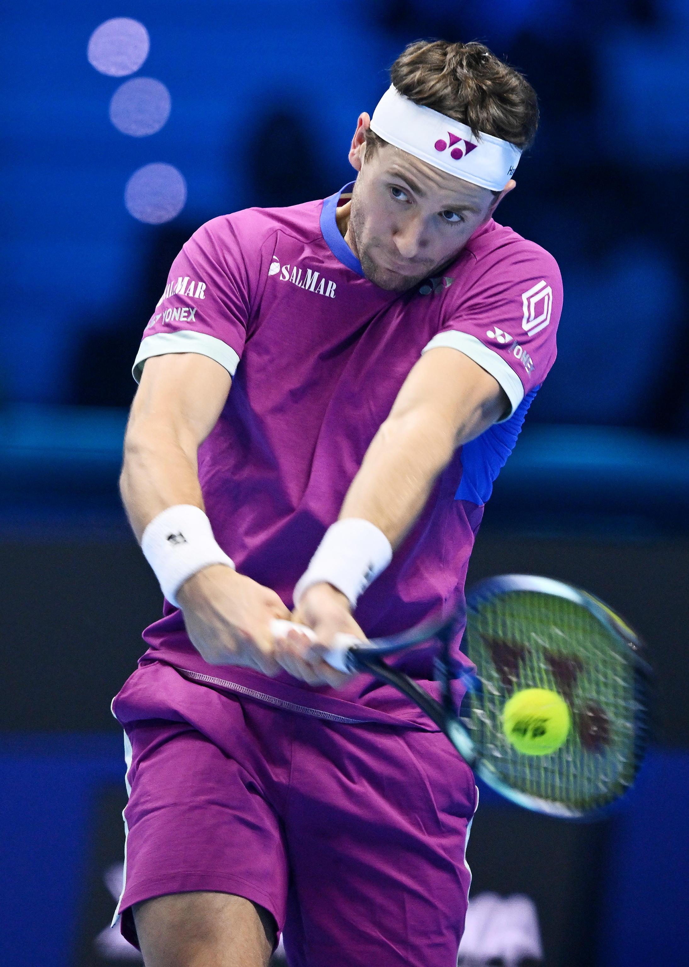 年终总决赛险胜美网，兹维列夫统治全场